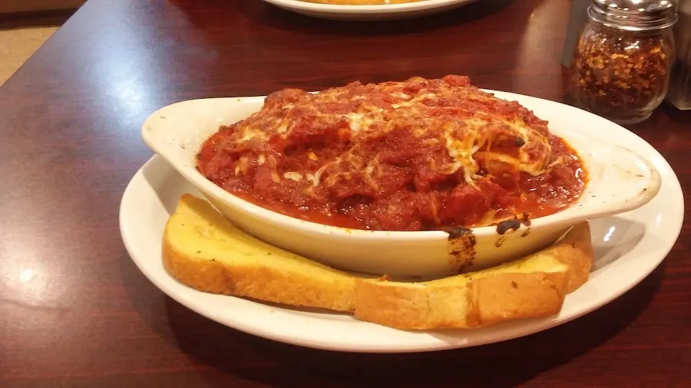 Spaghetti & Garlic Bread